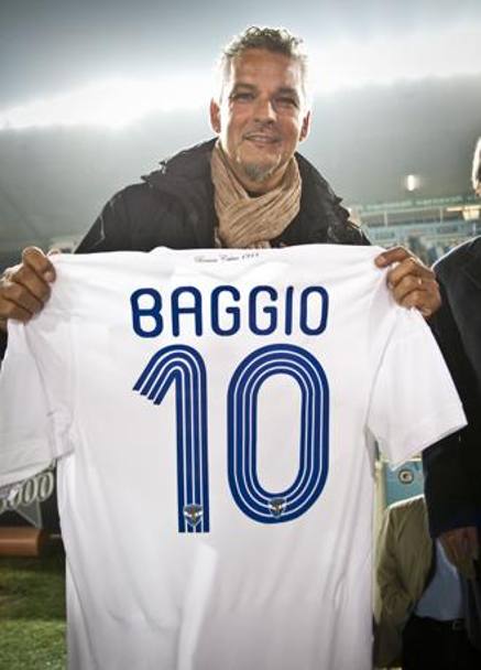 Roberto Baggio, Brescia. Con la 10 sulle spalle ha giocato a Brescia le ultime 4 stagioni della carriera, segnando 46 gol in 101 presenze. La Presse